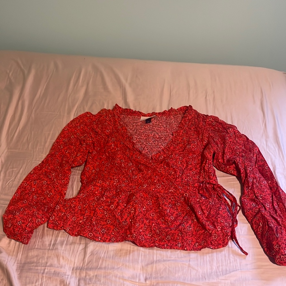 Universal thread orange floral wrap top